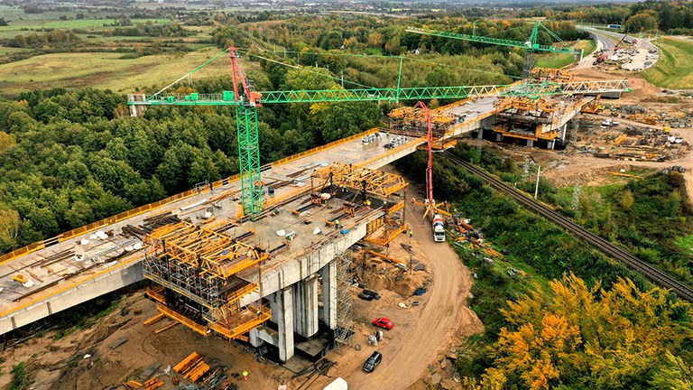 Travailler sur un chantier clé à Koszalin, en Pologne