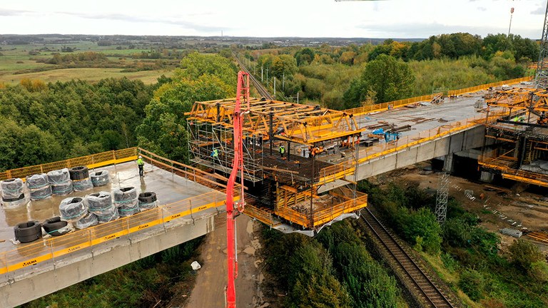 Travailler sur un chantier clé à Koszalin, en Pologne