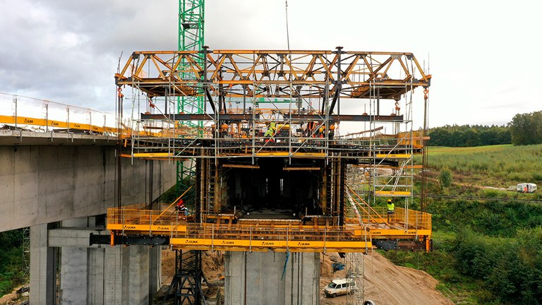 Travailler sur un chantier clé à Koszalin, en Pologne